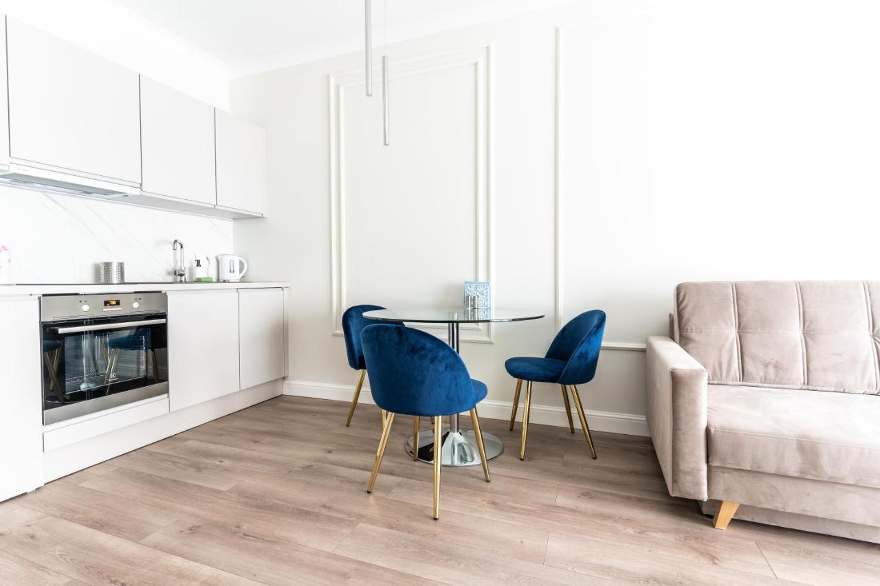 وارسو Apartamenty Mennica Residence - Golden Apartments المظهر الخارجي الصورة