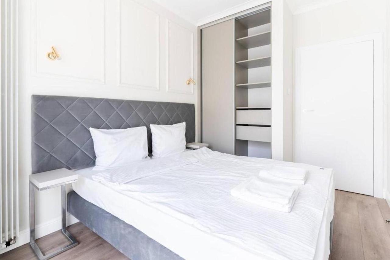 وارسو Apartamenty Mennica Residence - Golden Apartments المظهر الخارجي الصورة